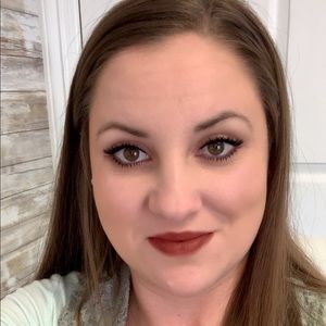 Meet your Posher, Alise